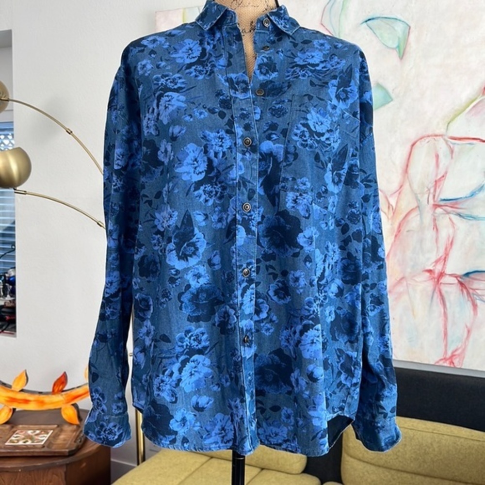 Lucky Brand medium top shirt denim floral indigo chambray NWOT